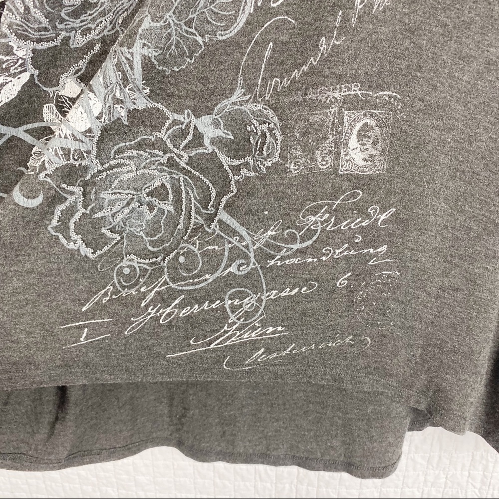 Bleaker & McDougal Gray Graphic Print Roses Top 1X - Picture 4 of 6